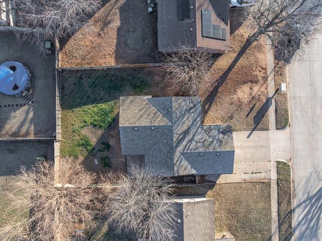 405 W Hillcrest Drive, Mustang, OK 73064