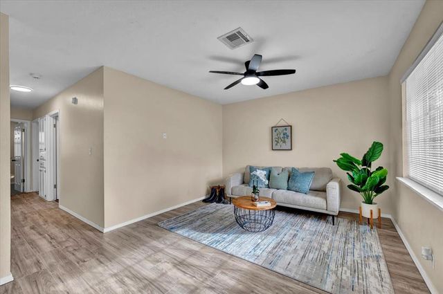 405 W Hillcrest Drive, Mustang, OK 73064