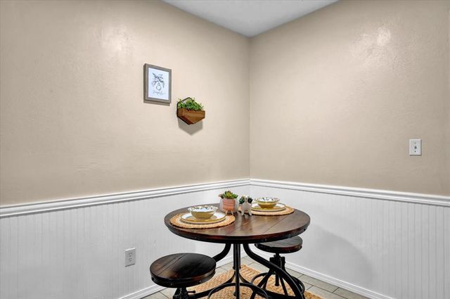 405 W Hillcrest Drive, Mustang, OK 73064