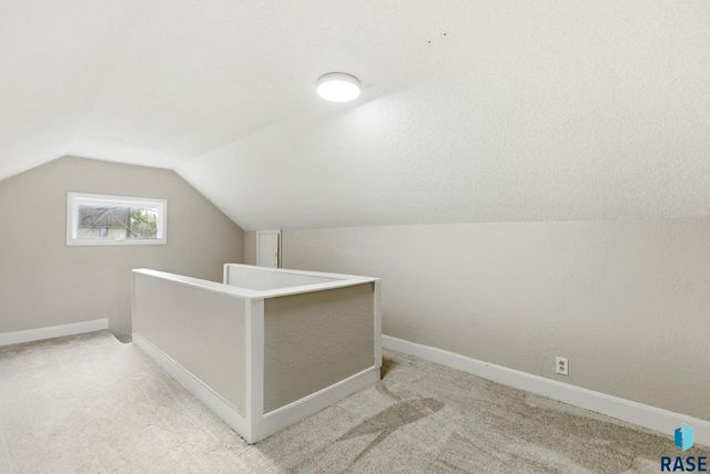 418 N Cliff Ave Avenue, Sioux Falls, SD 57103