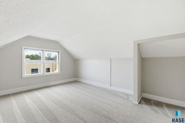 418 N Cliff Ave Avenue, Sioux Falls, SD 57103