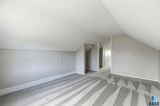 418 N Cliff Ave Avenue, Sioux Falls, SD 57103