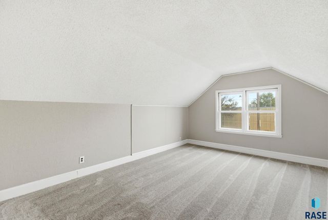 418 N Cliff Ave Avenue, Sioux Falls, SD 57103