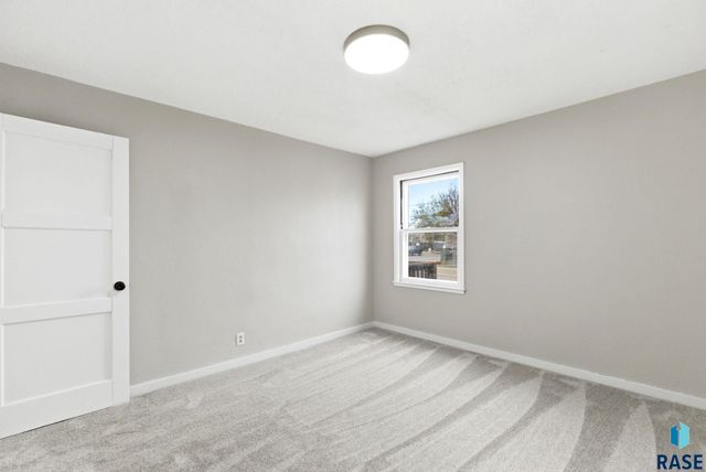 418 N Cliff Ave Avenue, Sioux Falls, SD 57103