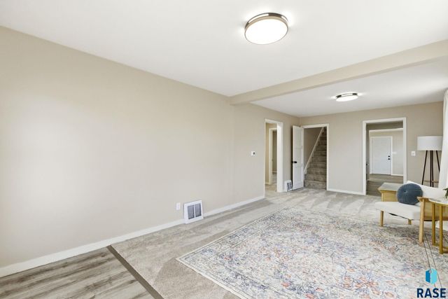 418 N Cliff Ave Avenue, Sioux Falls, SD 57103