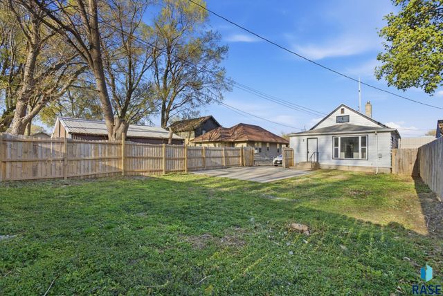 418 N Cliff Ave Avenue, Sioux Falls, SD 57103