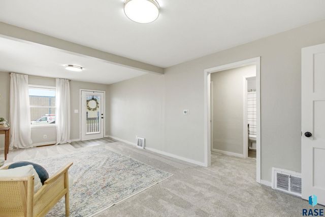 418 N Cliff Ave Avenue, Sioux Falls, SD 57103