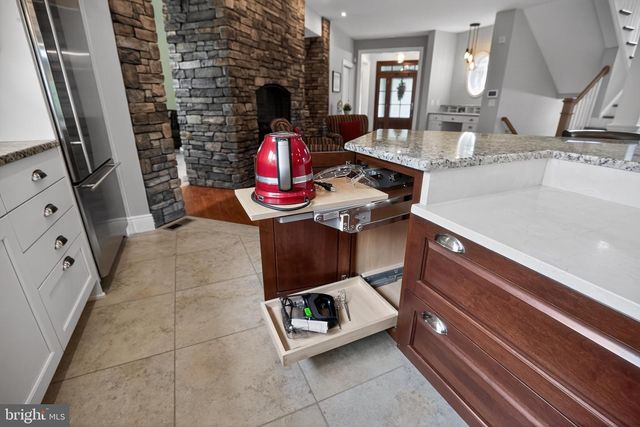 1031 COATES RD, Jenkintown, PA 19046