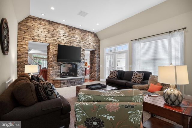 1031 COATES RD, Jenkintown, PA 19046