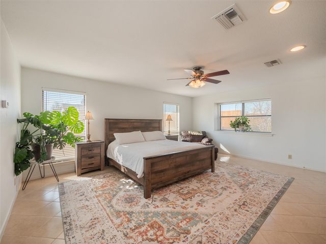1822 Rowe LOOP, Pflugerville, TX 78660