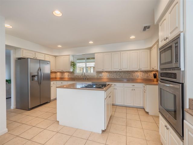 1822 Rowe LOOP, Pflugerville, TX 78660