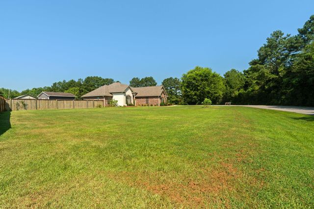 215 Nobles, Sumrall, MS 39482