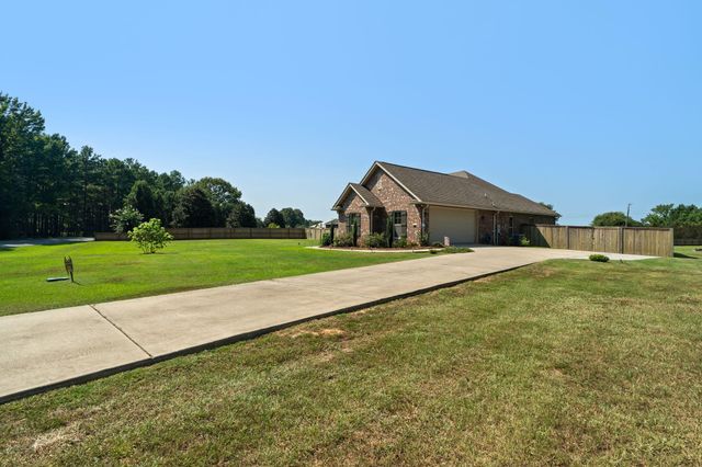 215 Nobles, Sumrall, MS 39482