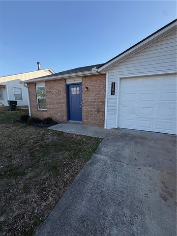 4393 Thrasher Drive, Fayetteville, AR 72704