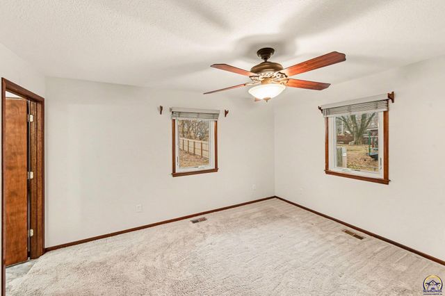 2532 SE Alexander DR, Topeka, KS 66605