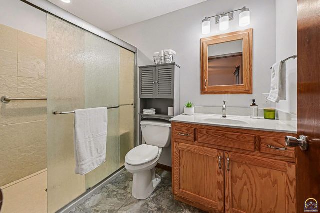 2532 SE Alexander DR, Topeka, KS 66605