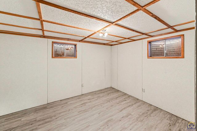 2532 SE Alexander DR, Topeka, KS 66605