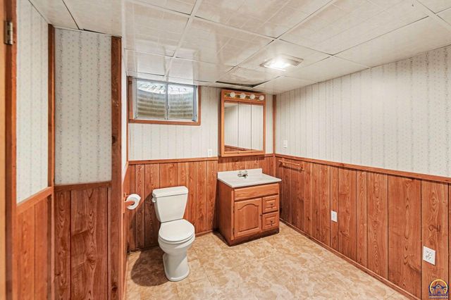 2532 SE Alexander DR, Topeka, KS 66605