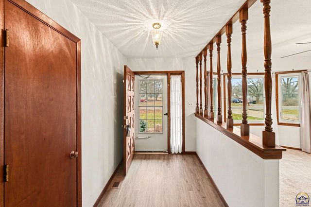 2532 SE Alexander DR, Topeka, KS 66605