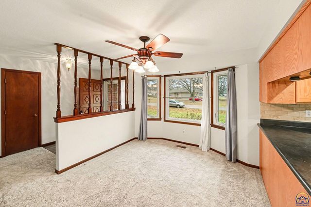 2532 SE Alexander DR, Topeka, KS 66605