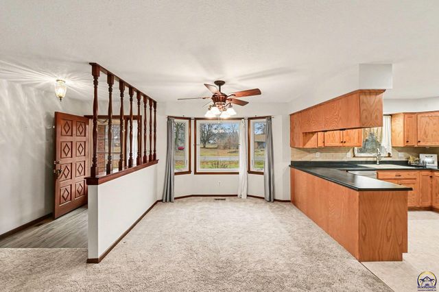 2532 SE Alexander DR, Topeka, KS 66605