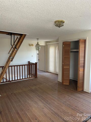 16 Mallory Lane, Arden, NC 28704