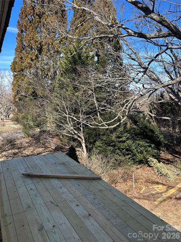 16 Mallory Lane, Arden, NC 28704