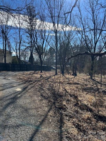 16 Mallory Lane, Arden, NC 28704