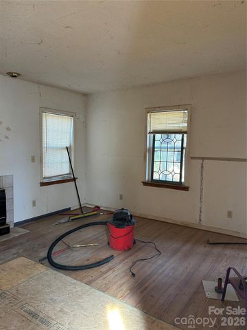 16 Mallory Lane, Arden, NC 28704