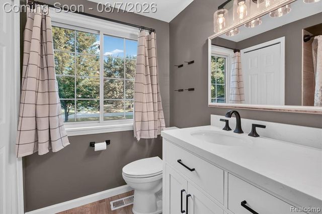 12232 Dentonview Drive, Fenton, MI 48430