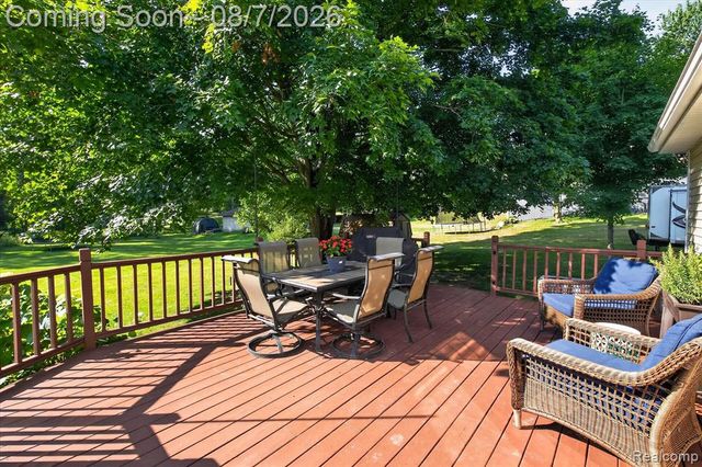 12232 Dentonview Drive, Fenton, MI 48430