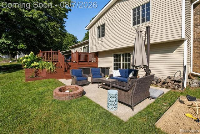 12232 Dentonview Drive, Fenton, MI 48430