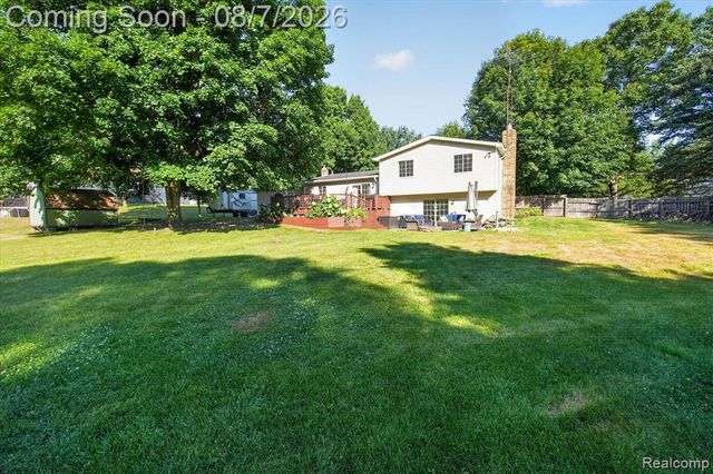 12232 Dentonview Drive, Fenton, MI 48430