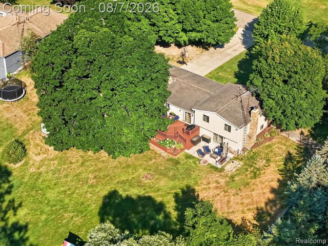 12232 Dentonview Drive, Fenton, MI 48430