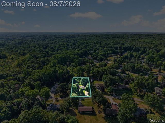 12232 Dentonview Drive, Fenton, MI 48430