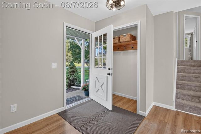 12232 Dentonview Drive, Fenton, MI 48430