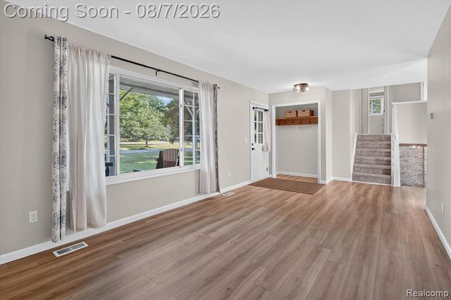12232 Dentonview Drive, Fenton, MI 48430