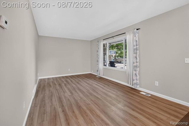 12232 Dentonview Drive, Fenton, MI 48430