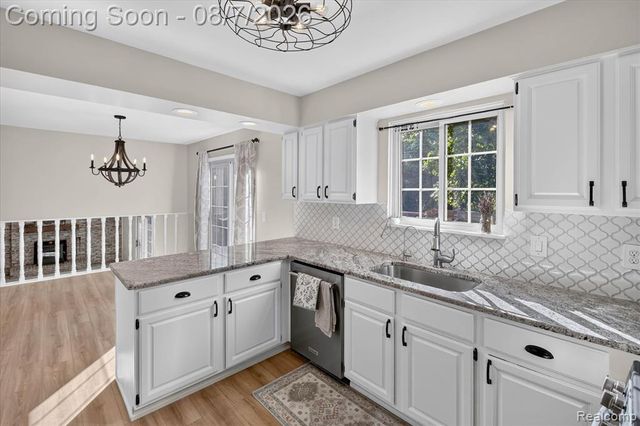 12232 Dentonview Drive, Fenton, MI 48430