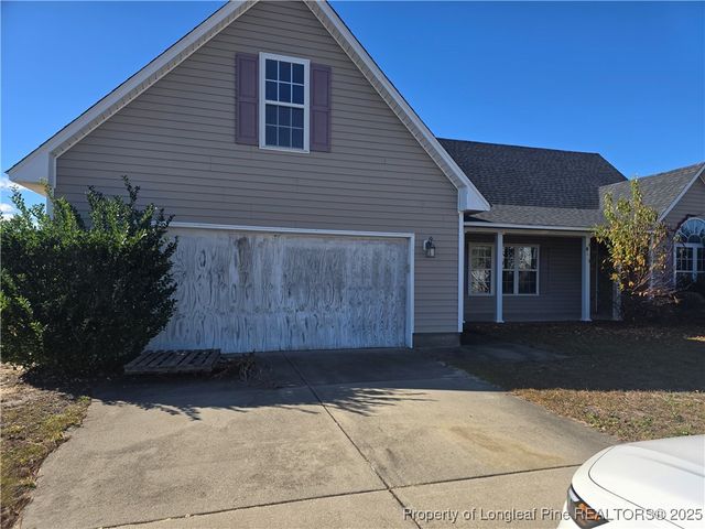 413 Turret Court, Hope Mills, NC 28348