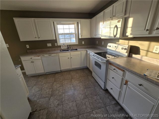 413 Turret Court, Hope Mills, NC 28348