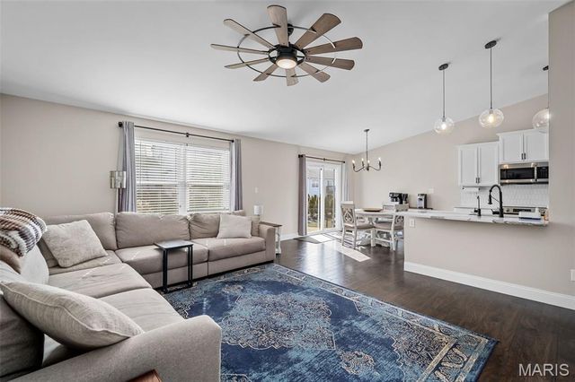 272 Hyde Park Avenue, Wentzville, MO 63385