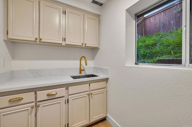 1847 Centennial Way, Escondido, CA 92026