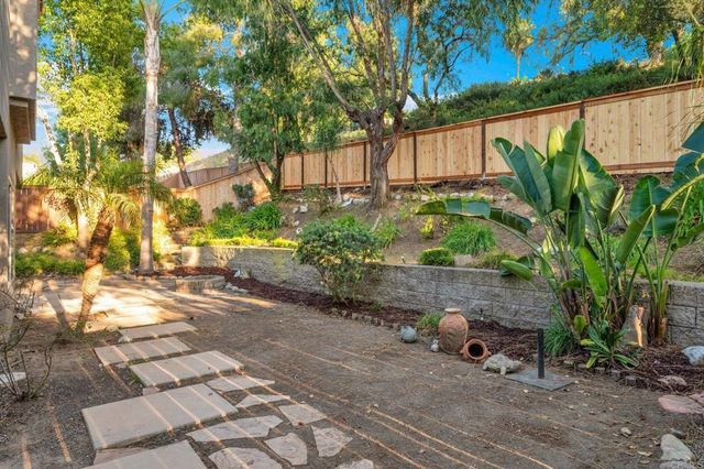 1847 Centennial Way, Escondido, CA 92026