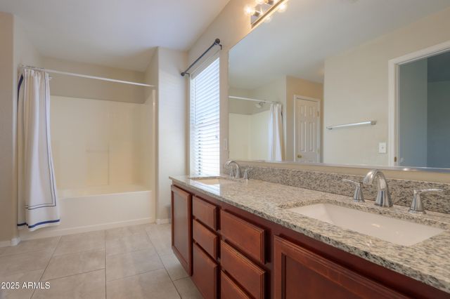 681 W Racine Loop, Casa Grande, AZ 85122