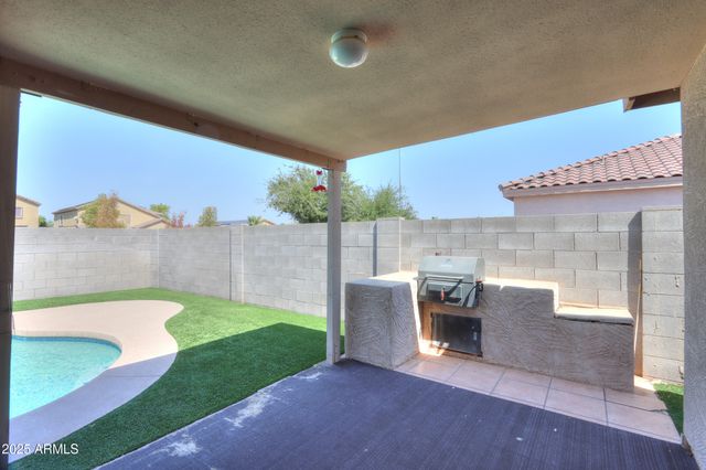 681 W Racine Loop, Casa Grande, AZ 85122