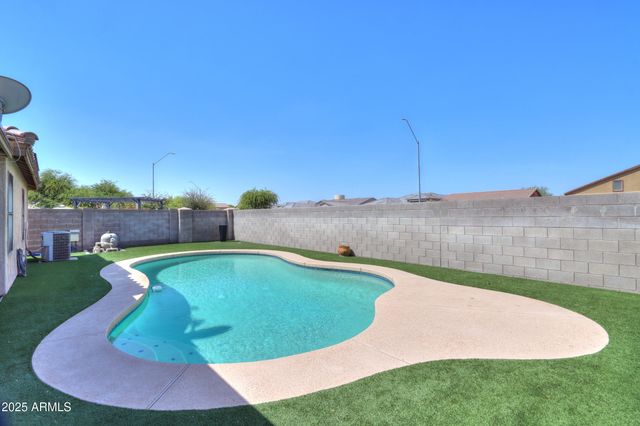 681 W Racine Loop, Casa Grande, AZ 85122
