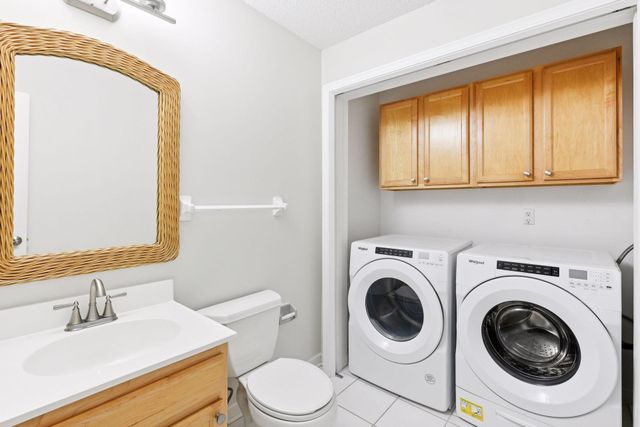 204 Central Avenue S, Wayzata, MN 55391