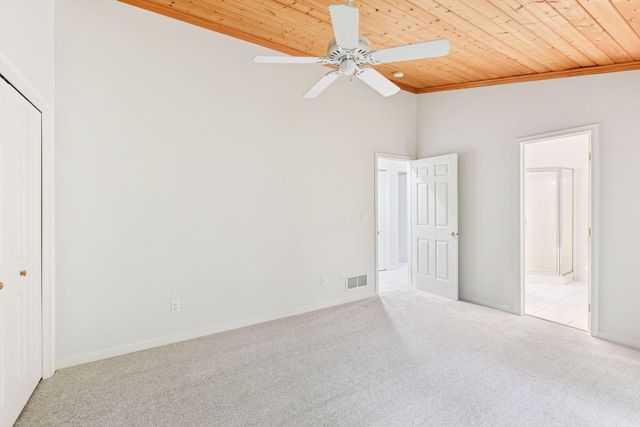 204 Central Avenue S, Wayzata, MN 55391