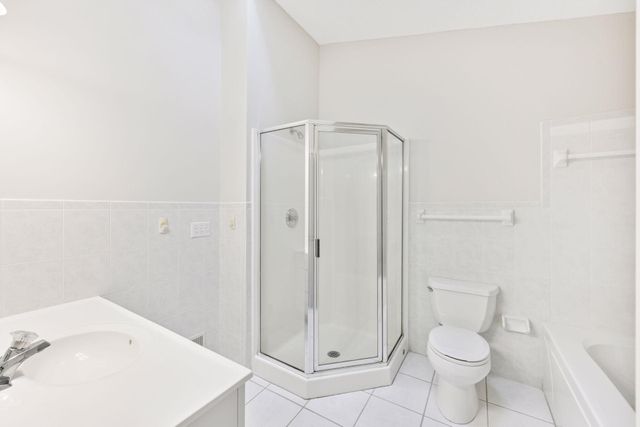 204 Central Avenue S, Wayzata, MN 55391